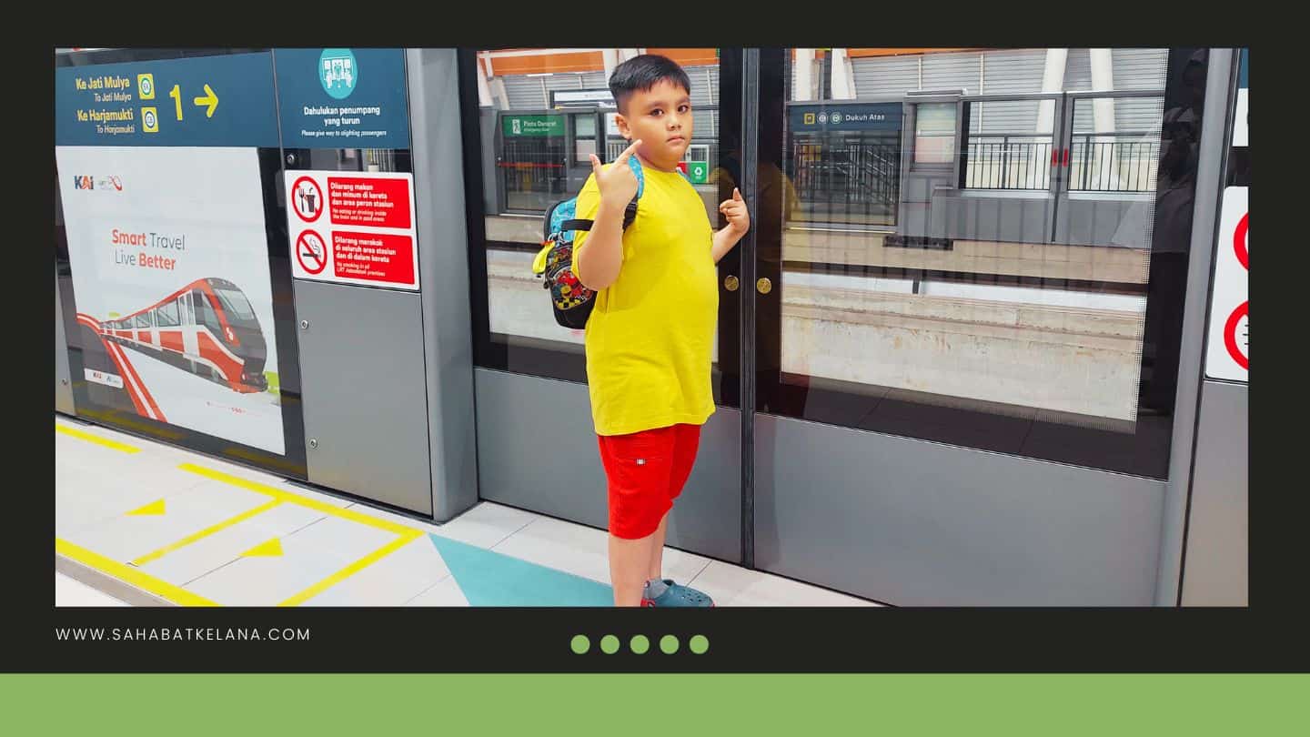 Naik LRT Jakarta Bekasi
